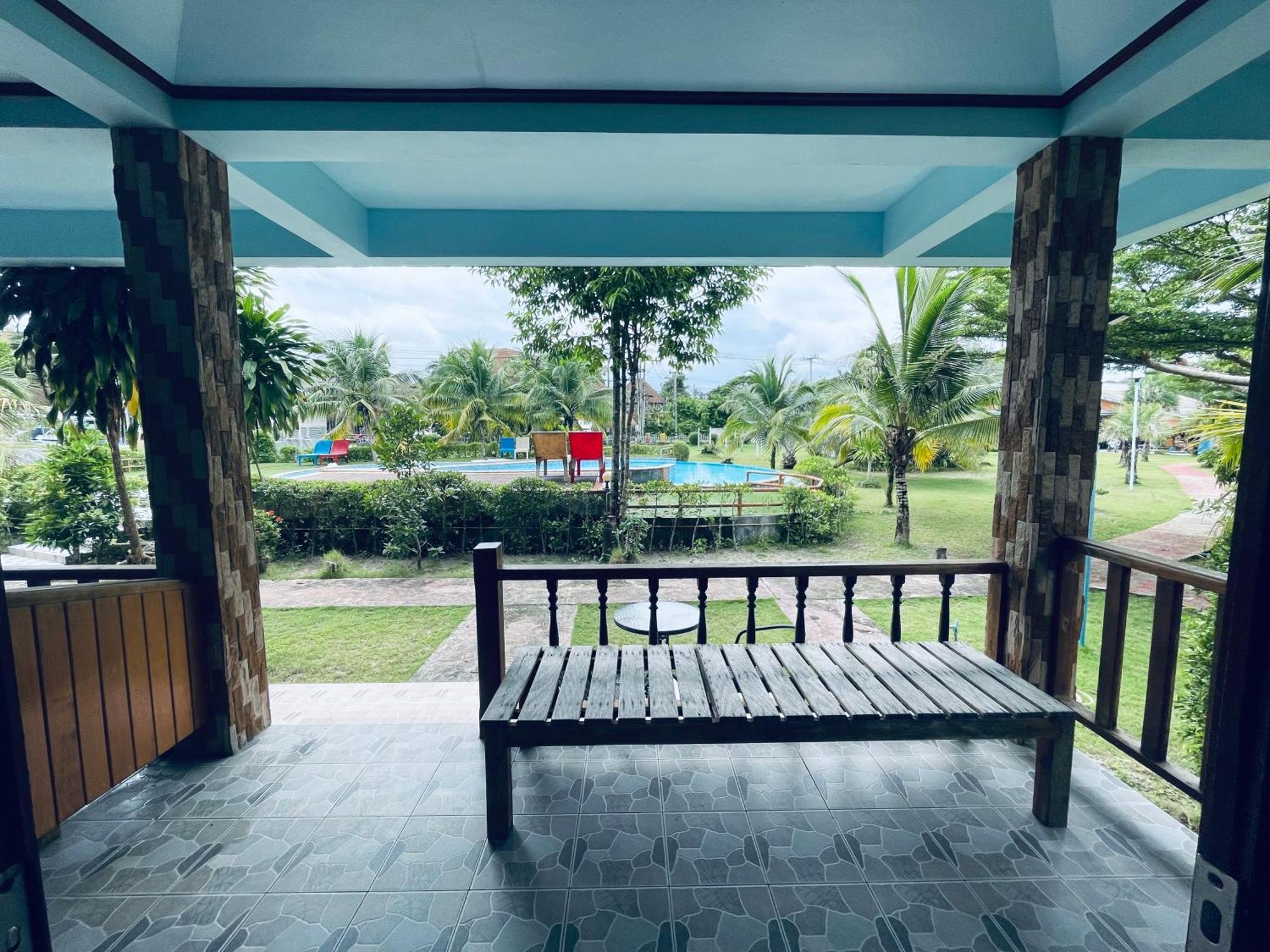 Markhouse Bungalow Ko Kut ภายนอก รูปภาพ