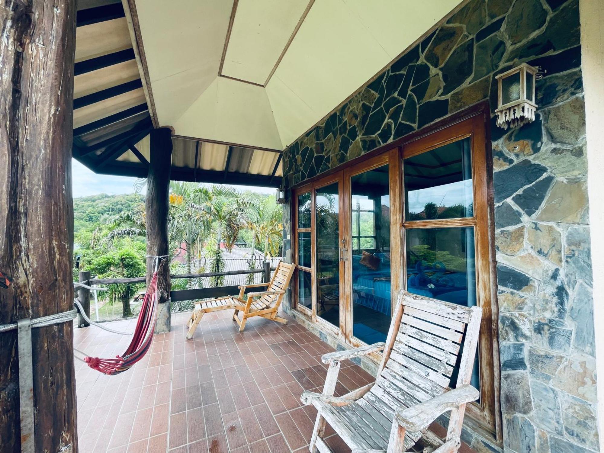 Markhouse Bungalow Ko Kut ภายนอก รูปภาพ