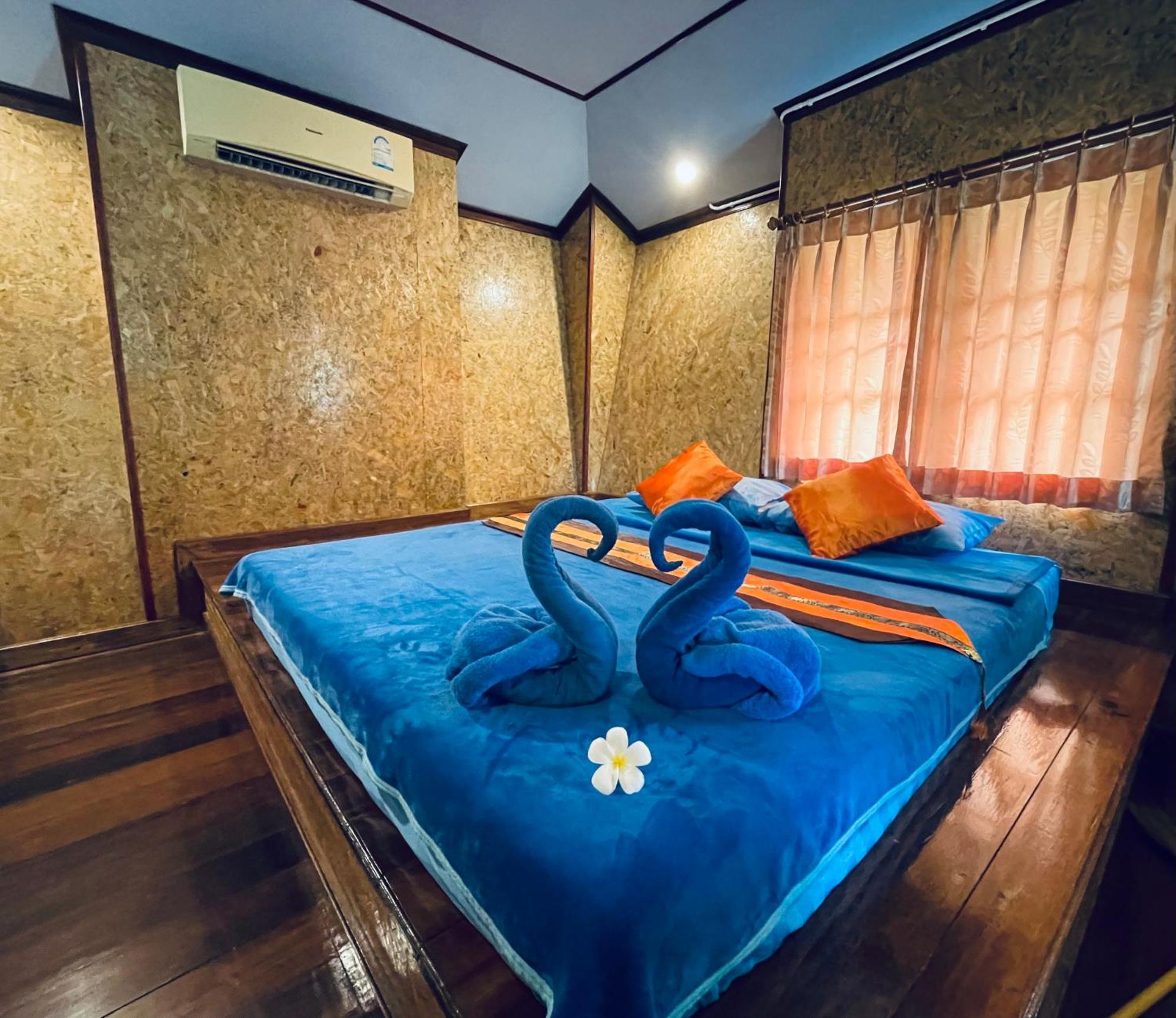 Markhouse Bungalow Ko Kut ภายนอก รูปภาพ