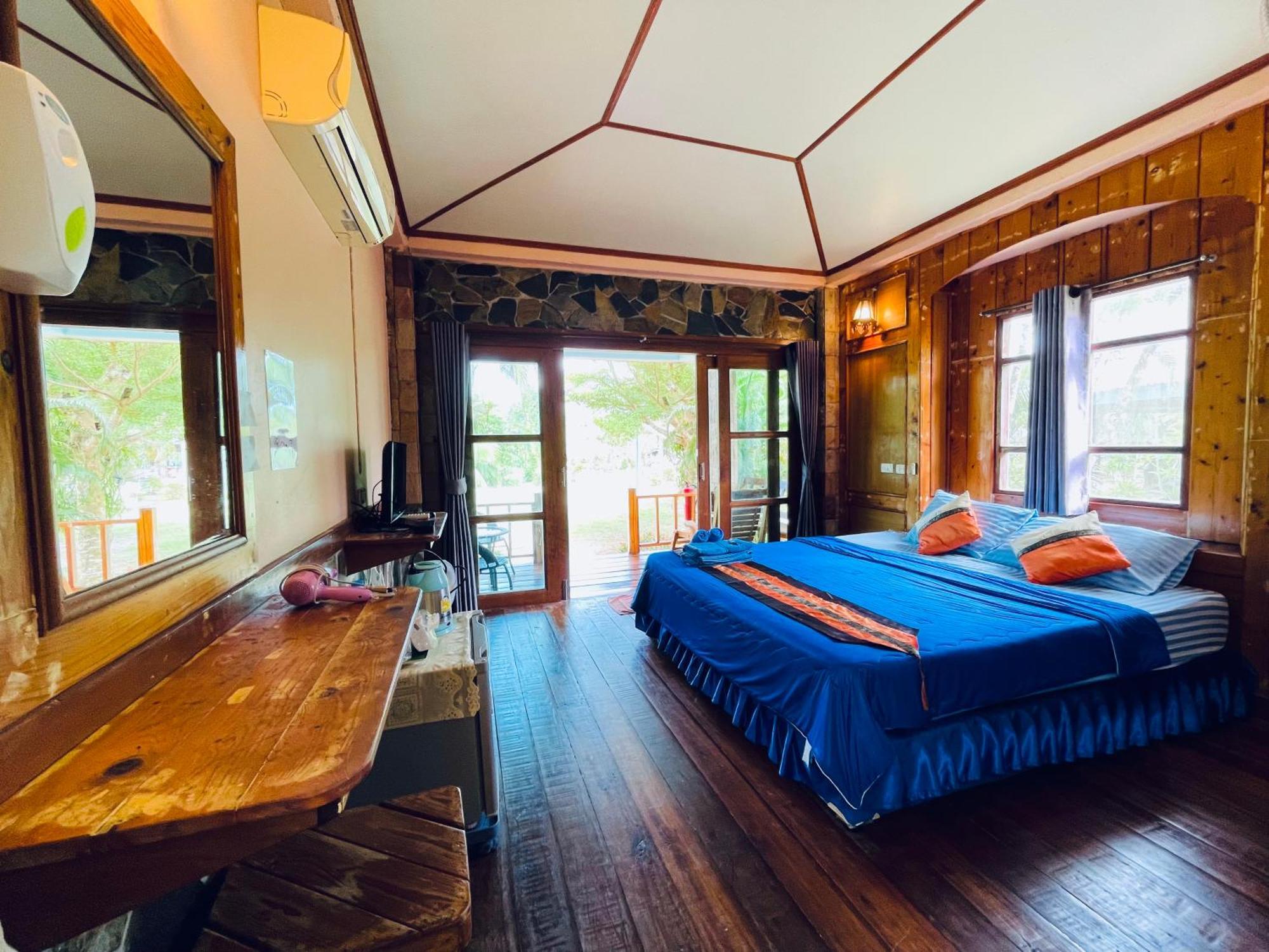 Markhouse Bungalow Ko Kut ภายนอก รูปภาพ