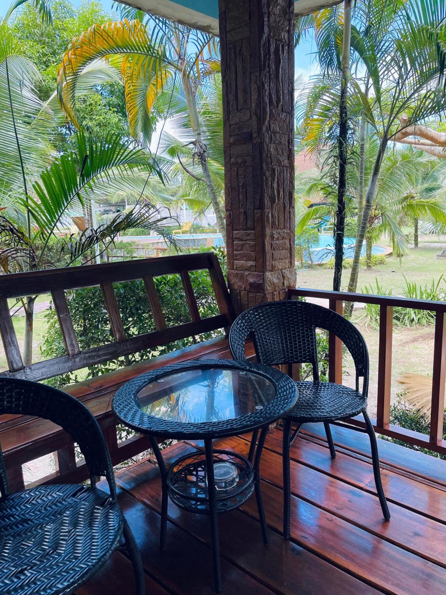 Markhouse Bungalow Ko Kut ภายนอก รูปภาพ